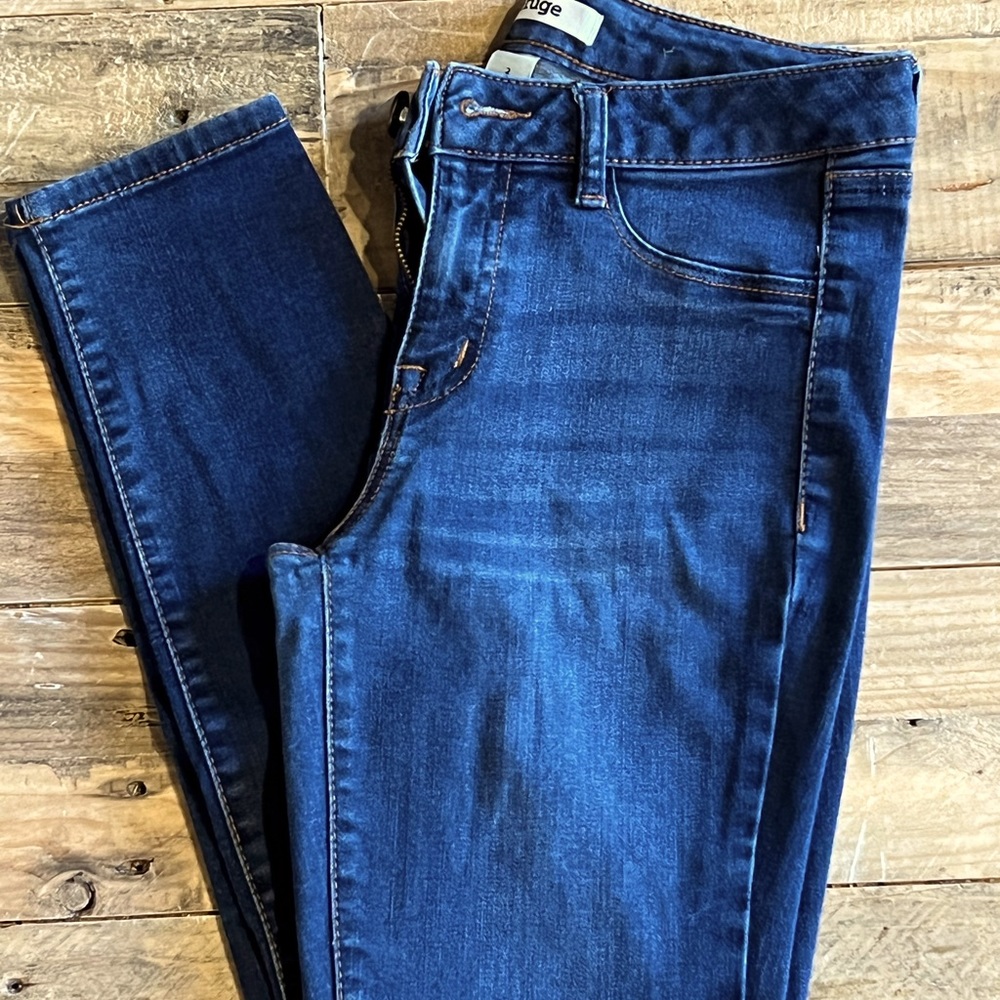 Refuge Juniors size 2 skinny jeans 👖